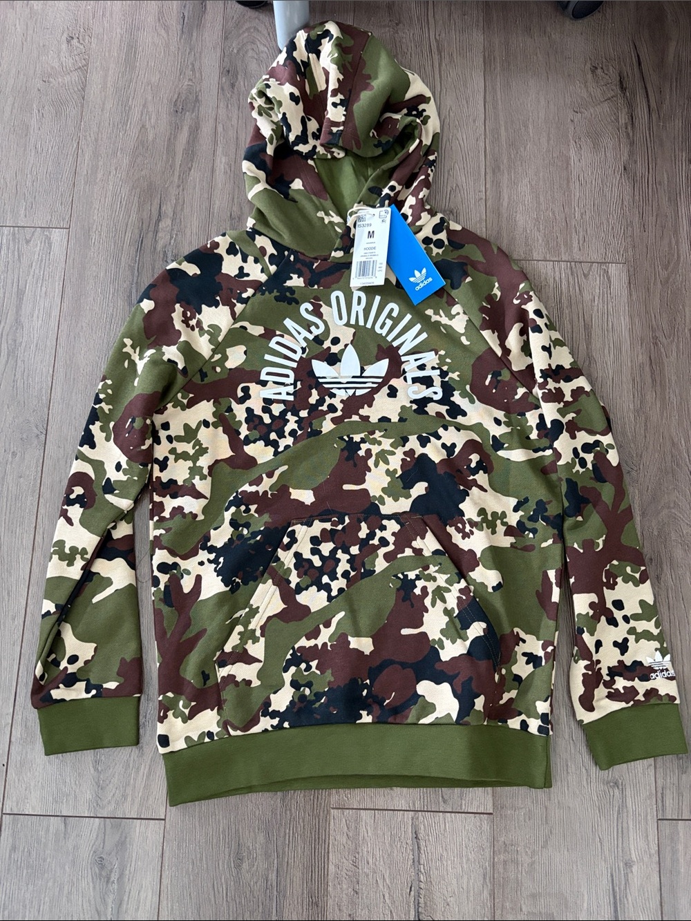 NWT adidas Originals Camo Pullover Hoodie. Boy’s Size Medium